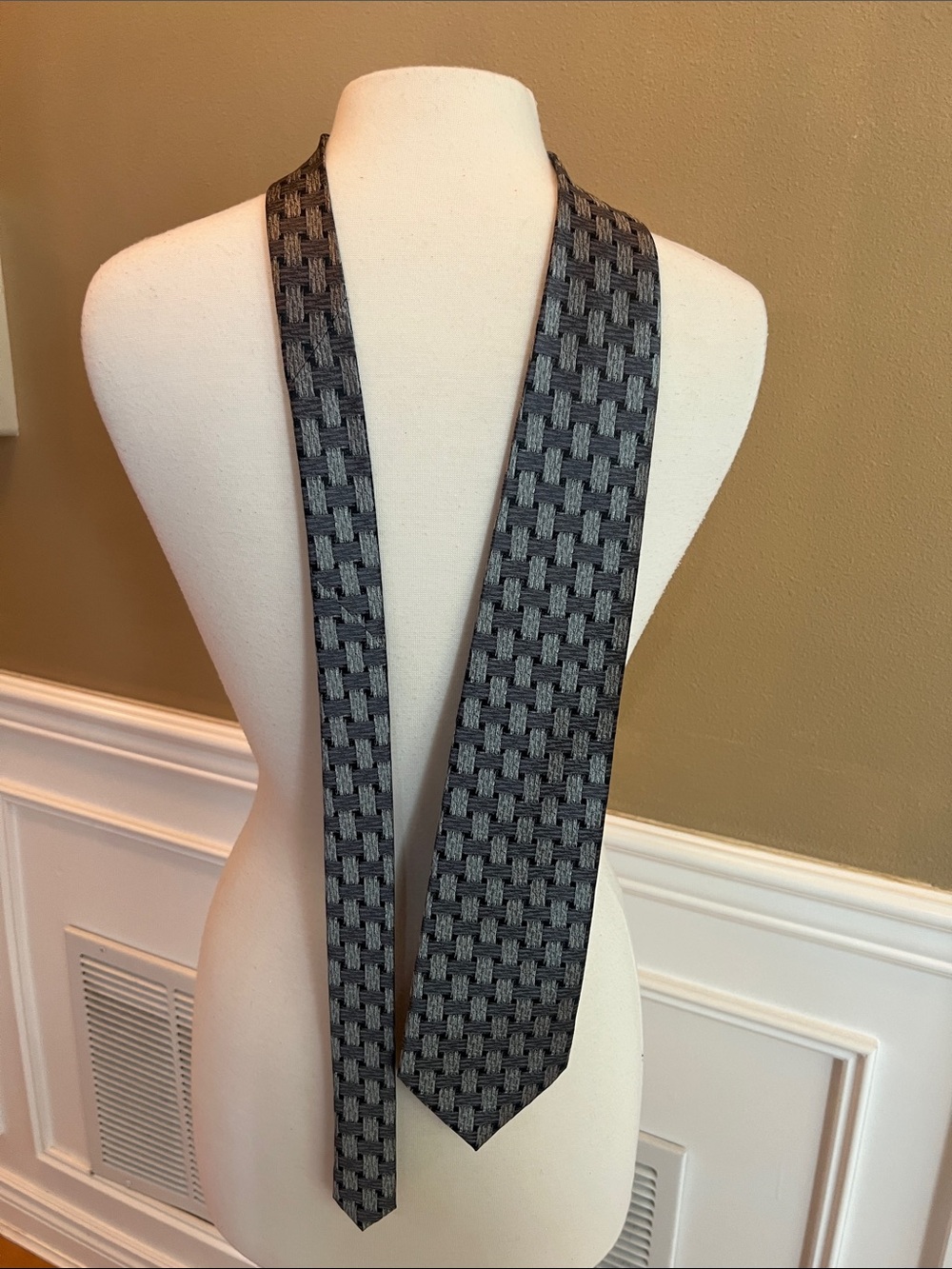 Kenneth Cole Men's Grey & Black Geometric Woven Tie